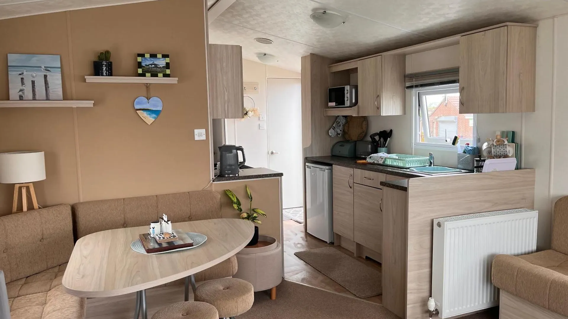 Emerald Escape, Filey 0*,