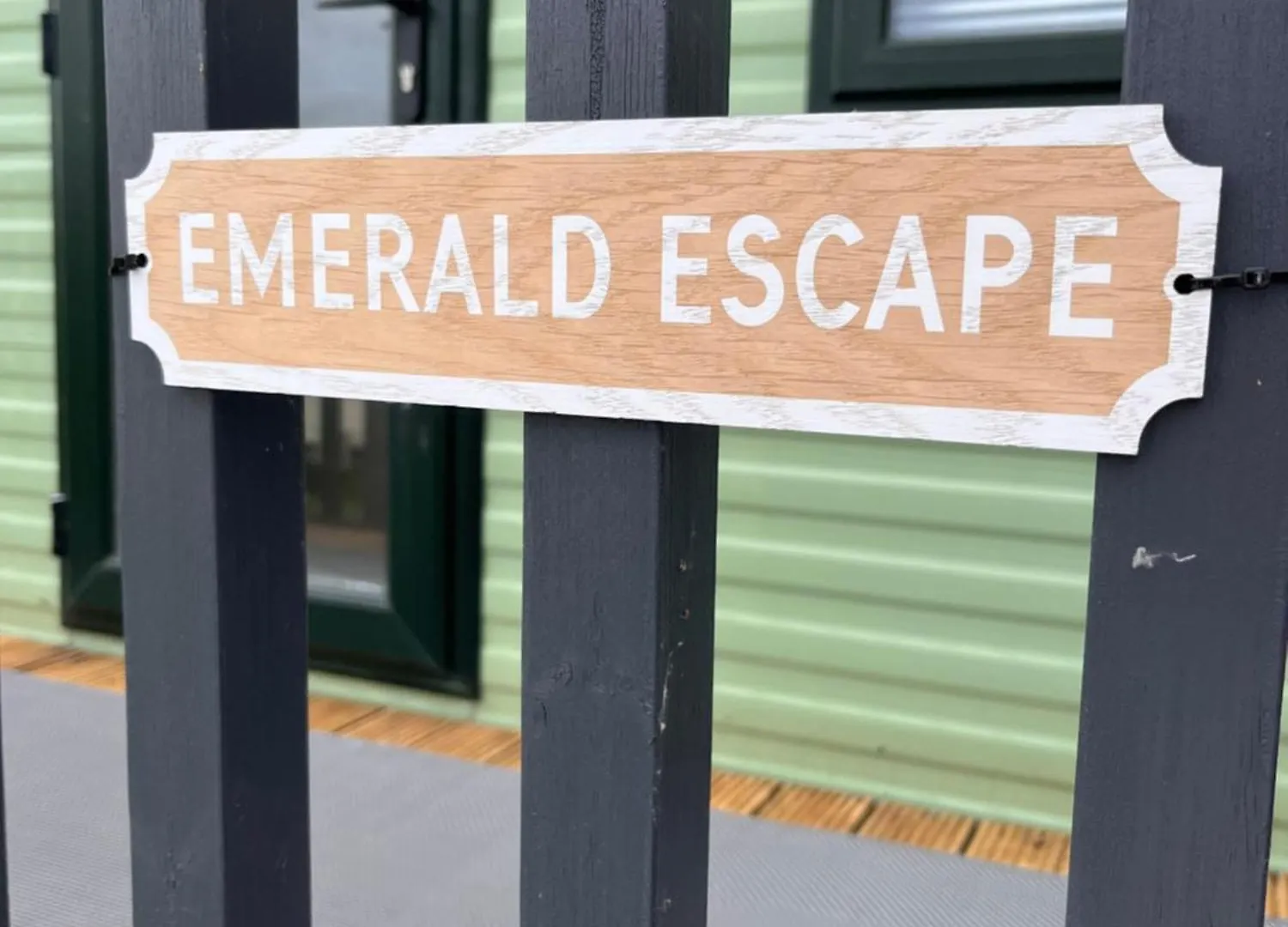 Emerald Escape, 法利 0*,